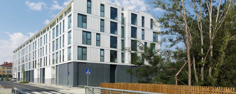 Edificios viviendas R-11 y R-5